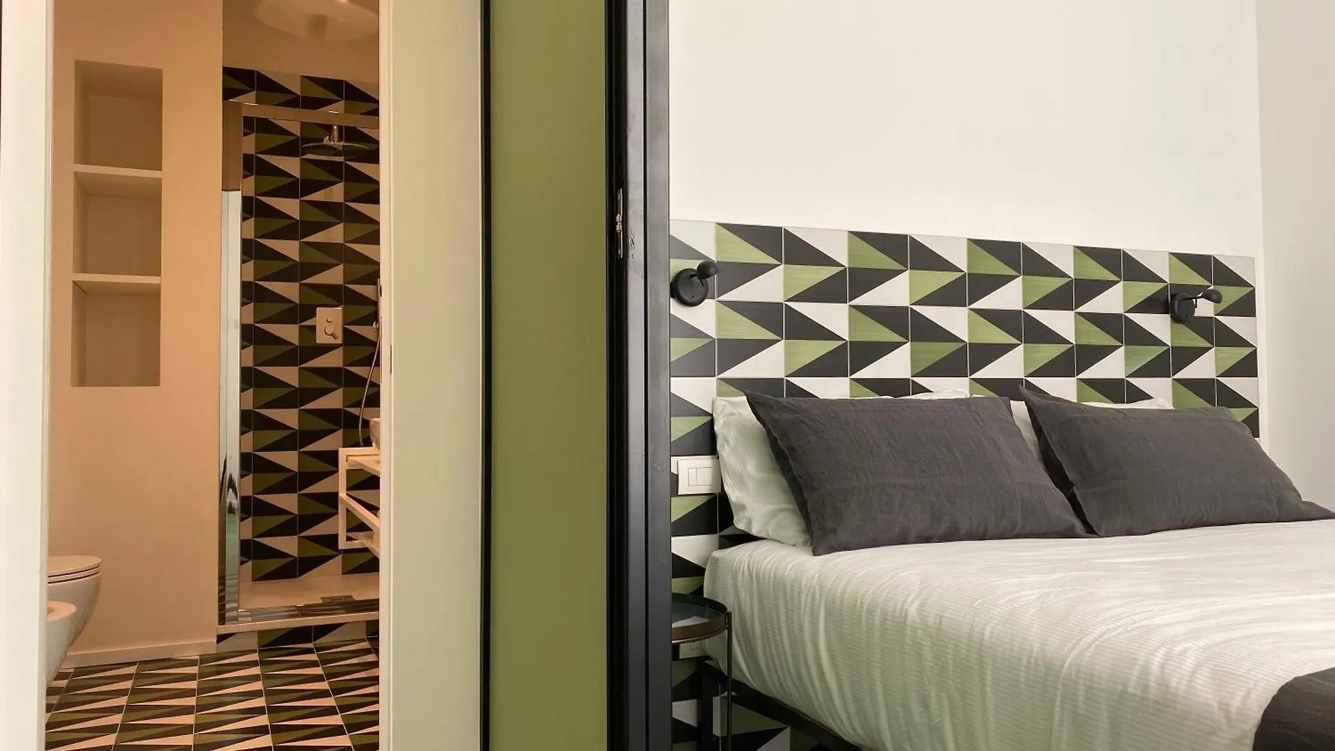 Deluxe Apartments In Via Toledo Naples