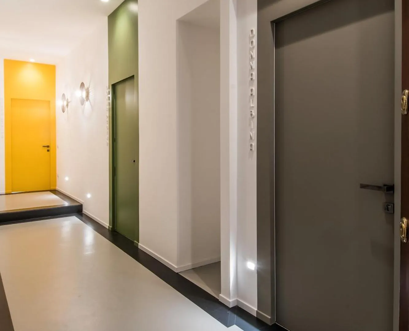 Deluxe Apartments In Via Toledo Napoli 0*,  Italia