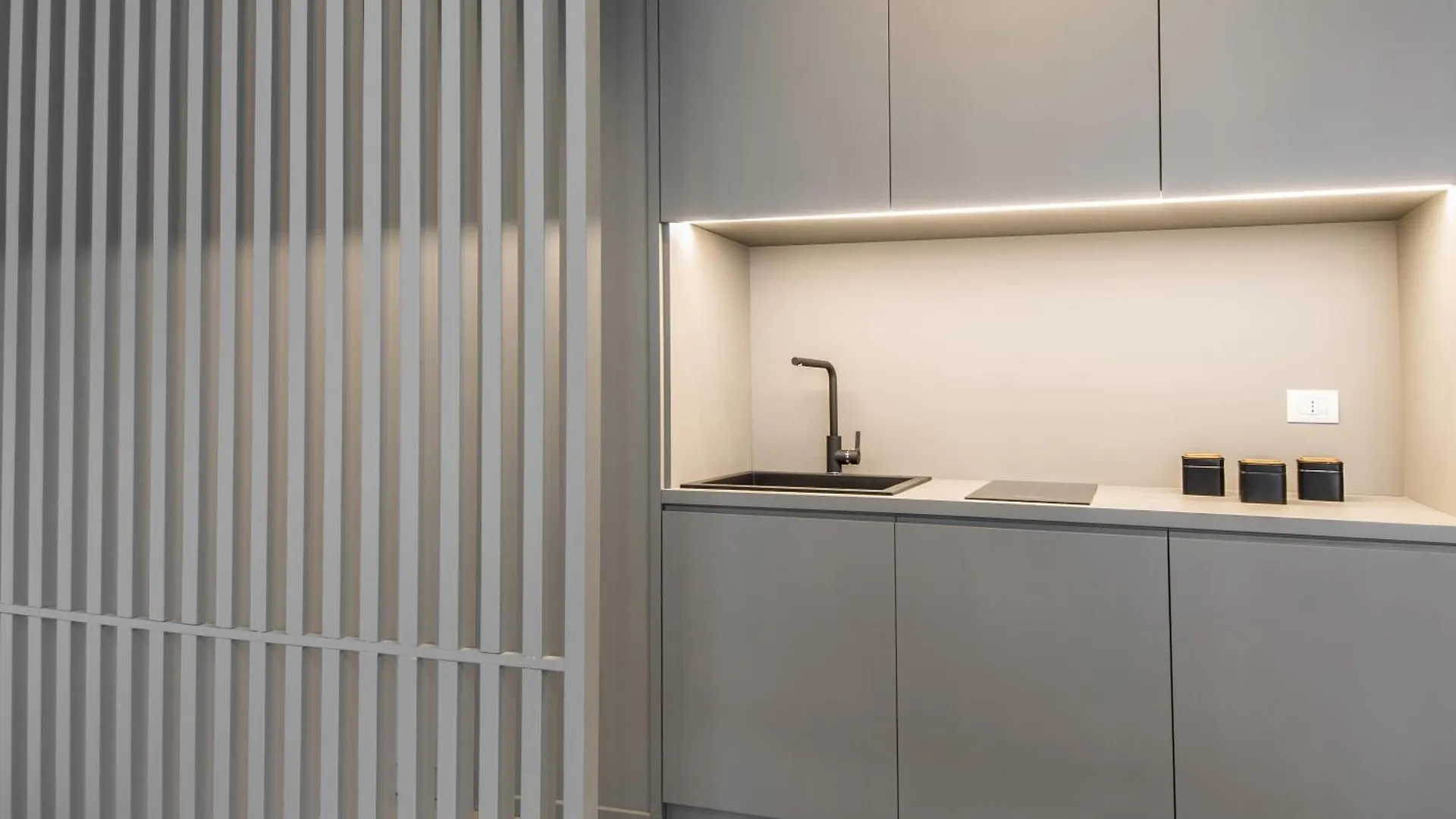 Deluxe Apartments In Via Toledo Naples