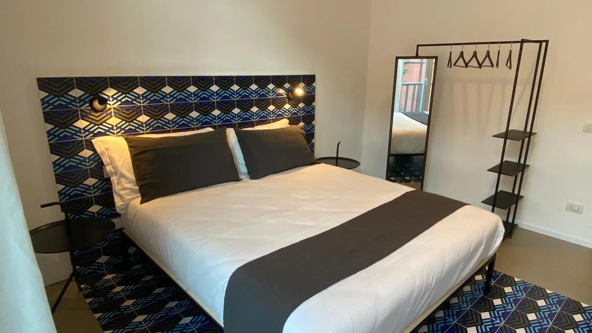 Deluxe Apartments In Via Toledo Napoli