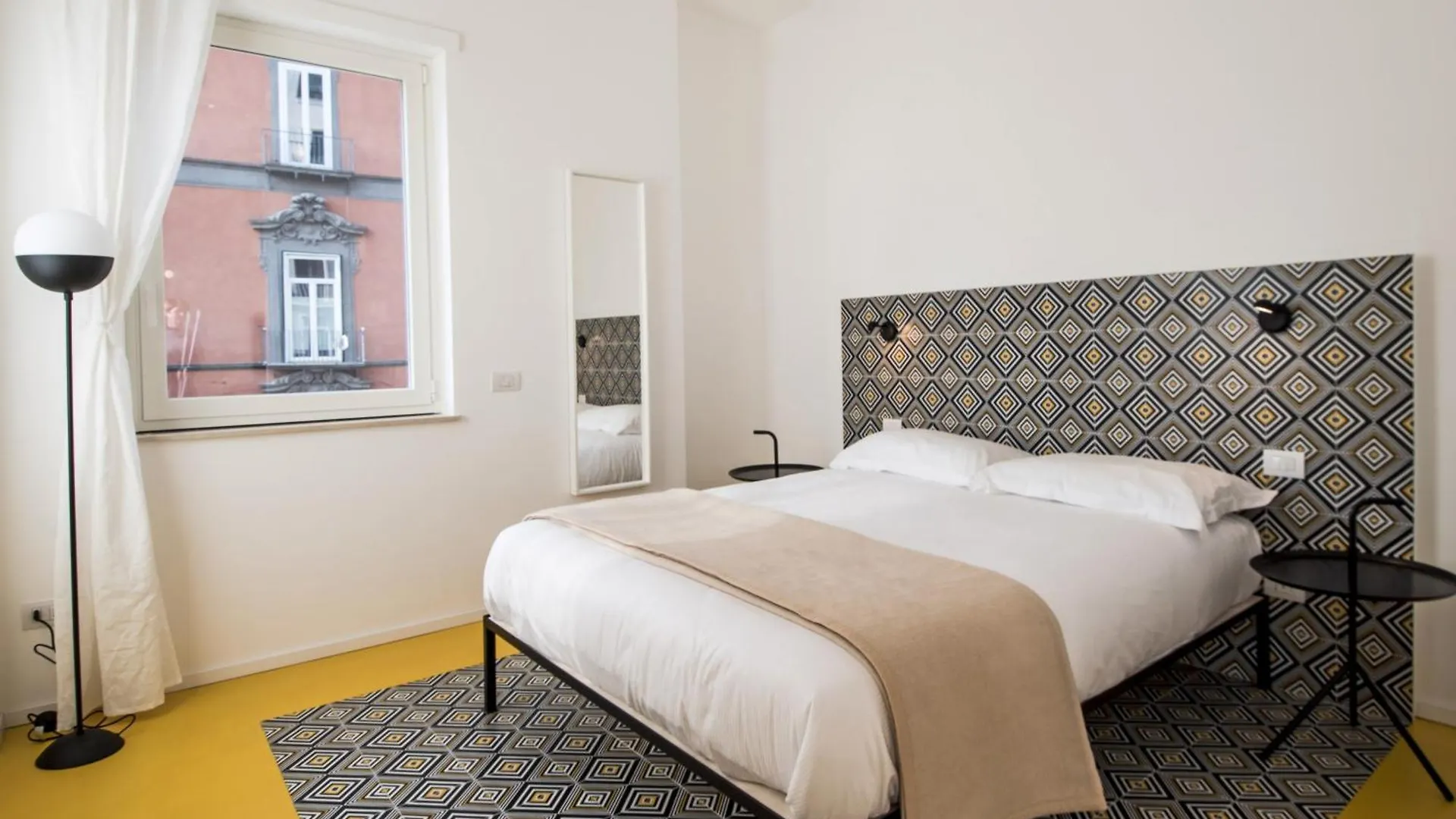 Deluxe Apartments In Via Toledo Napoli