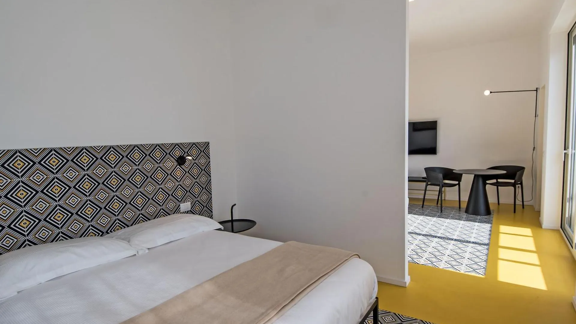 Deluxe Apartments In Via Toledo Napoli 0*,